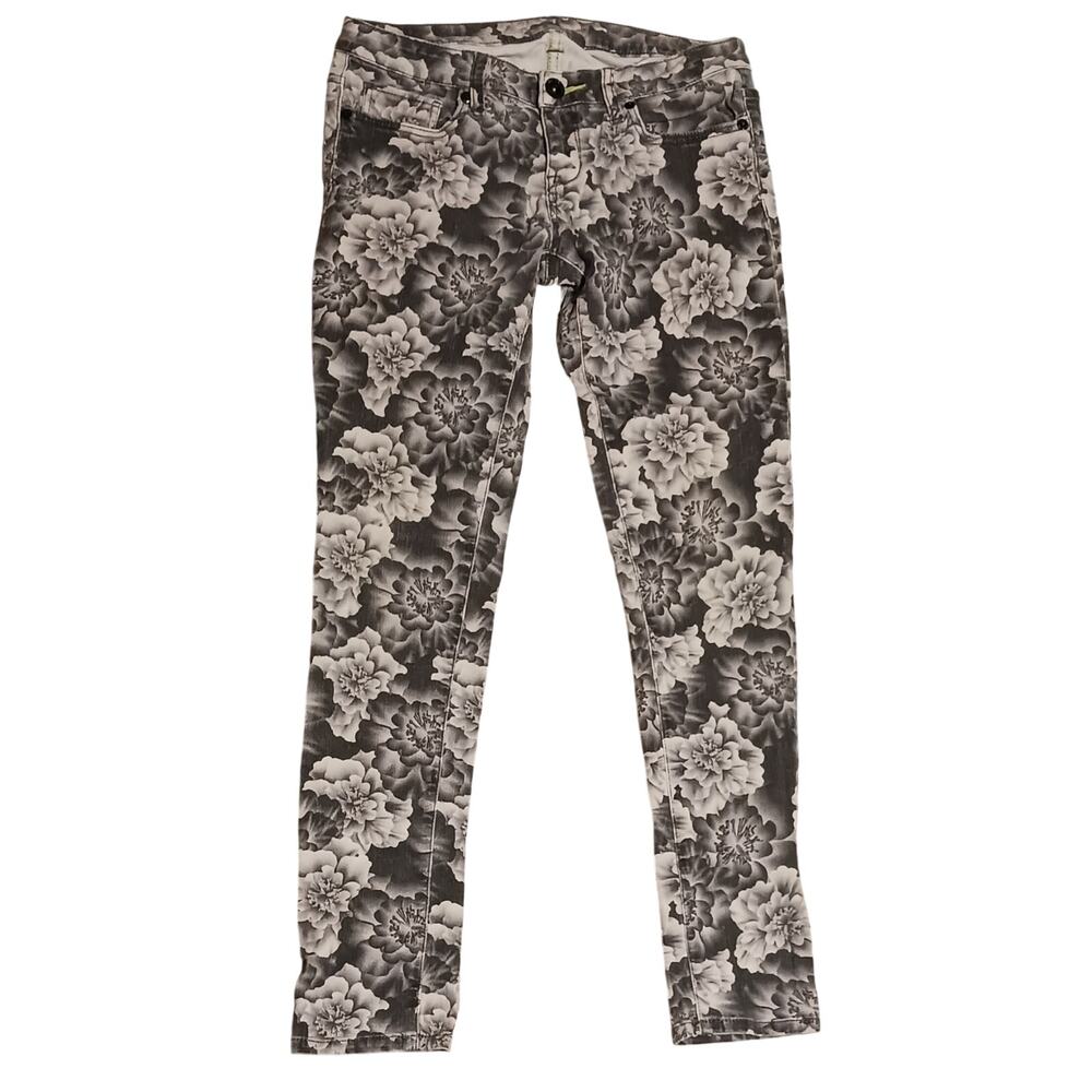 Aeropostale Lola Low-rise Jegging Black & White Floral pattern Womens Size 6